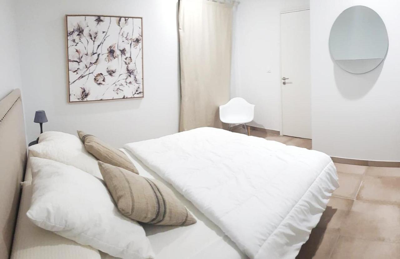 Le Nid Discret Avec Balcon Et Parking Prive Gratuit Sarlat-la-Canéda Exterior foto